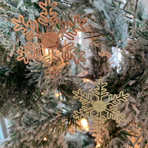 Chanel Holiday Snowflake Gold Metal Ornament Set - Picture 2 of 9